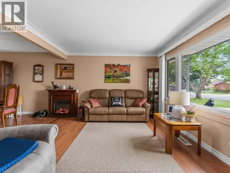 15 Riviera Amherstburg ON N9V 3A5