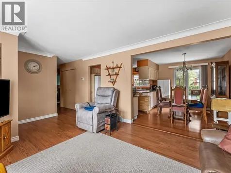 15 Riviera Amherstburg ON N9V 3A5