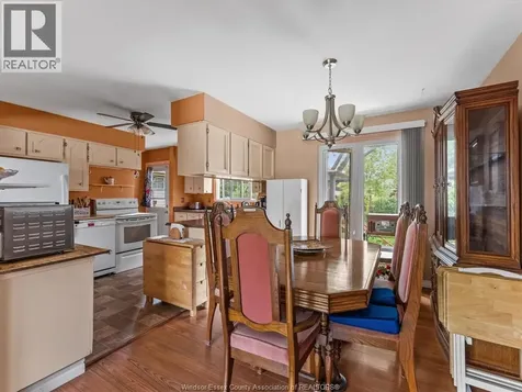 15 Riviera Amherstburg ON N9V 3A5