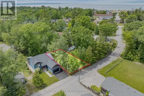 40 Nancy Street Wasaga Beach ON L9Z 2K4