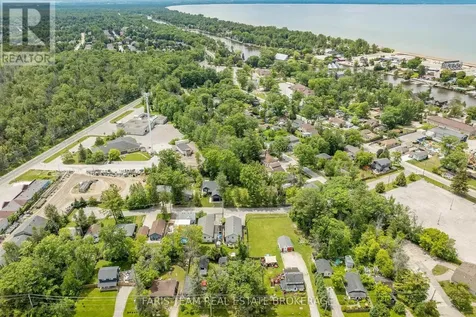 40 Nancy Street Wasaga Beach ON L9Z 2K4