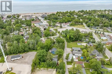 40 Nancy Street Wasaga Beach ON L9Z 2K4