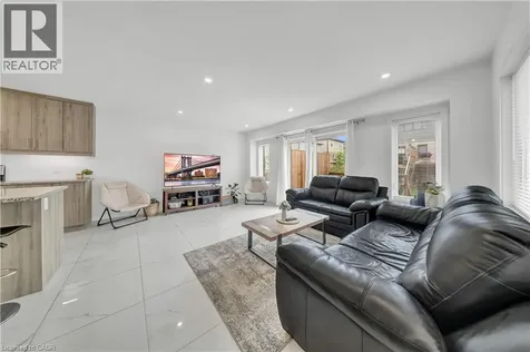 13 Pony Way Kitchener ON N2R 0R8