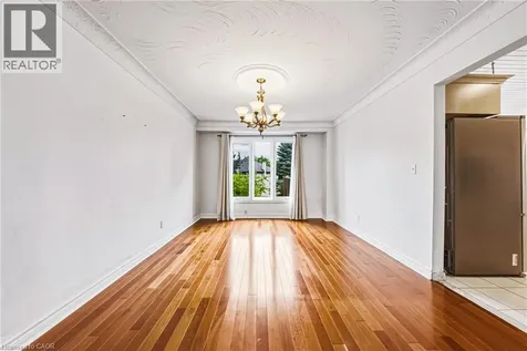 21 Moss Boulevard Dundas ON L9H 6S3