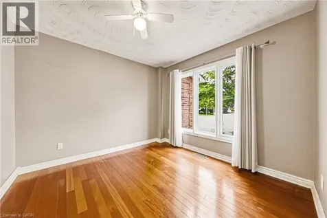21 Moss Boulevard Dundas ON L9H 6S3