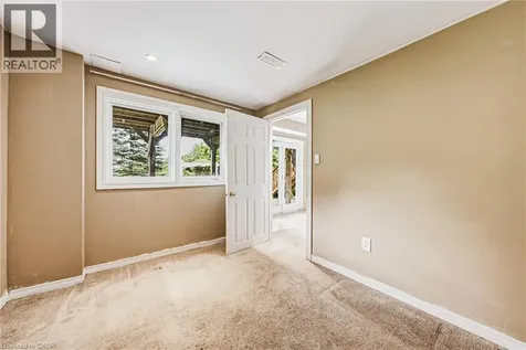 21 Moss Boulevard Dundas ON L9H 6S3