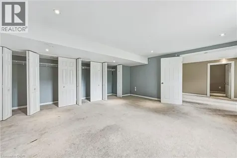21 Moss Boulevard Dundas ON L9H 6S3