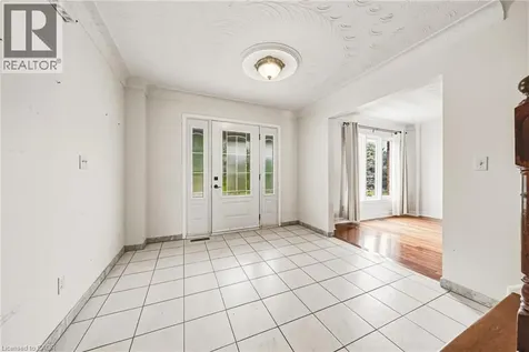 21 Moss Boulevard Dundas ON L9H 6S3