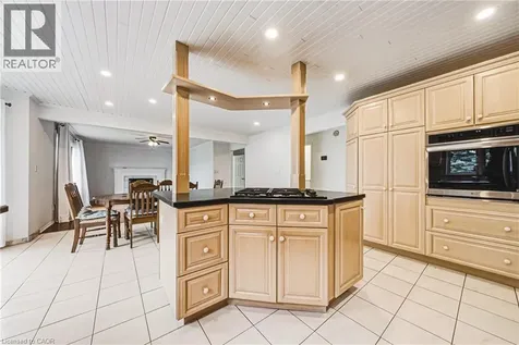 21 Moss Boulevard Dundas ON L9H 6S3