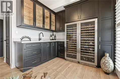 337 Beach Boulevard Hamilton ON L8H 6W4