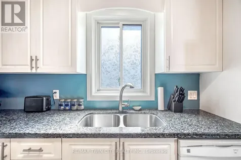 3 Brighton Avenue Brantford ON N3S 1V5