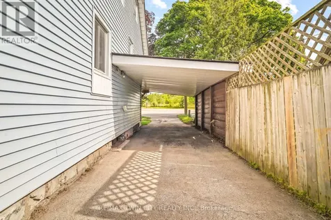 3 Brighton Avenue Brantford ON N3S 1V5