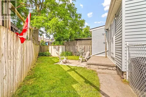 3 Brighton Avenue Brantford ON N3S 1V5