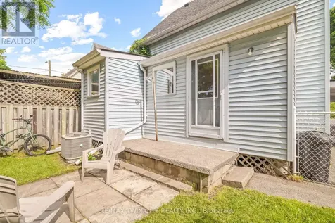 3 Brighton Avenue Brantford ON N3S 1V5