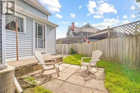 3 Brighton Avenue Brantford ON N3S 1V5