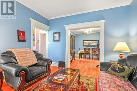 3 Brighton Avenue Brantford ON N3S 1V5
