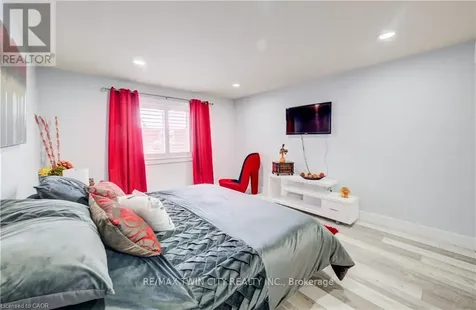 10 Isherwood Avenue Cambridge ON N1R 8L5