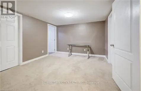 10 Isherwood Avenue Cambridge ON N1R 8L5