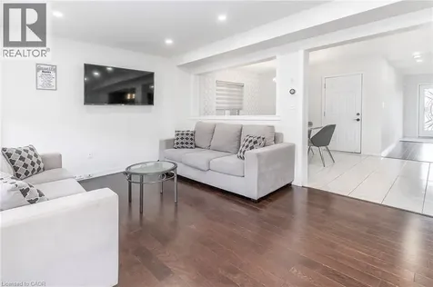 32 Hedges Crescent Stoney Creek ON L8J 1X5