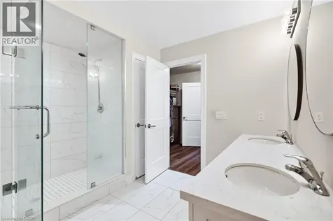 26 Granite Ridge Trail Waterdown ON L8B 1Y4