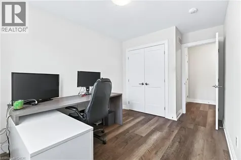 26 Granite Ridge Trail Waterdown ON L8B 1Y4