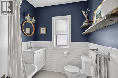 135 Catharine Street South Hamilton ON L8N 2J6