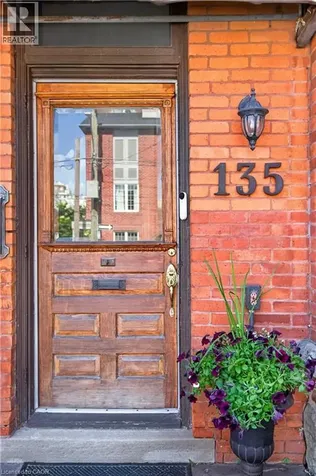 135 Catharine Street South Hamilton ON L8N 2J6