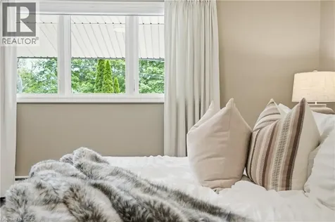 5 Maple Avenue Flamborough ON L9H 4W3
