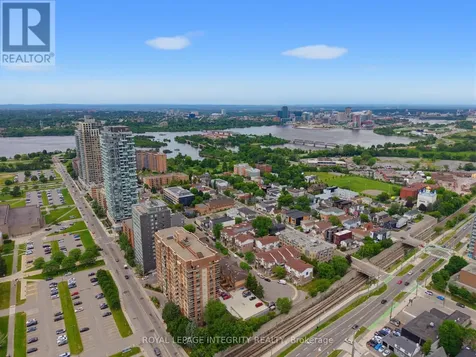 2 Panorama Private Ottawa ON K1Y 4X1
