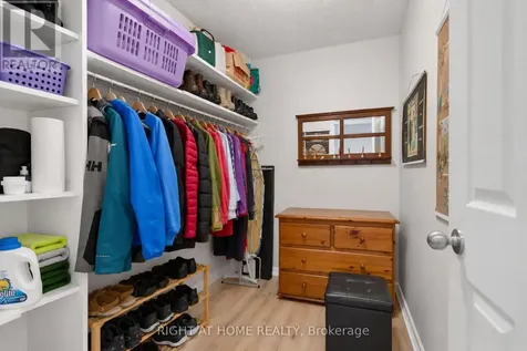 1785 Frobisher Lane Ottawa ON K1G 3T7