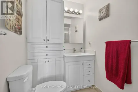 1785 Frobisher Lane Ottawa ON K1G 3T7