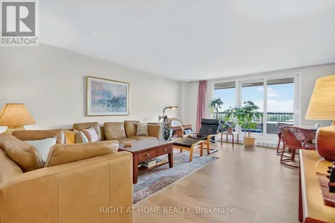 1785 Frobisher Lane Ottawa ON K1G 3T7