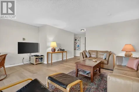 1785 Frobisher Lane Ottawa ON K1G 3T7