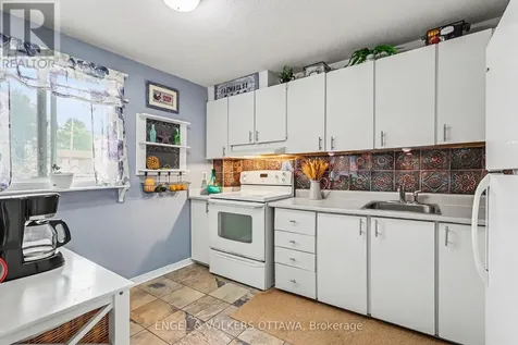 7882 Jeanne D'arc Boulevard Ottawa ON K1C 2B9