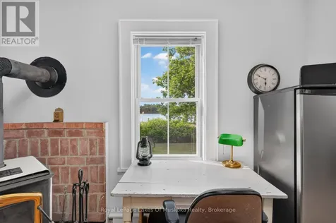 21 Lakeview Avenue West Kearney ON P0A 1M0