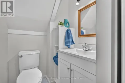 21 Lakeview Avenue West Kearney ON P0A 1M0