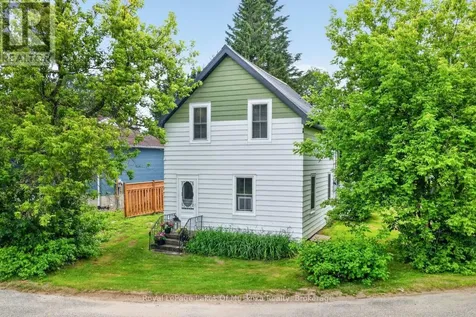 21 Lakeview Avenue West Kearney ON P0A 1M0