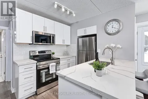 21 Dawson Drive Collingwood ON L9Y 5B4