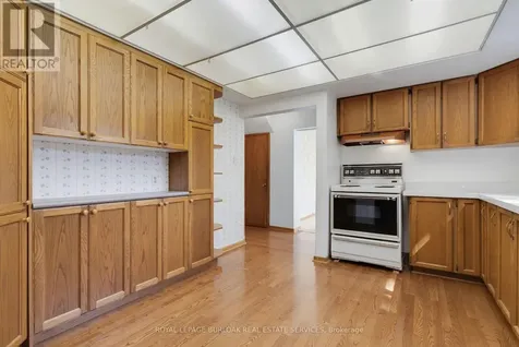258 Camelot Drive Burlington (shoreacres) ON L7L 2G1