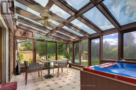 258 Camelot Drive Burlington (shoreacres) ON L7L 2G1