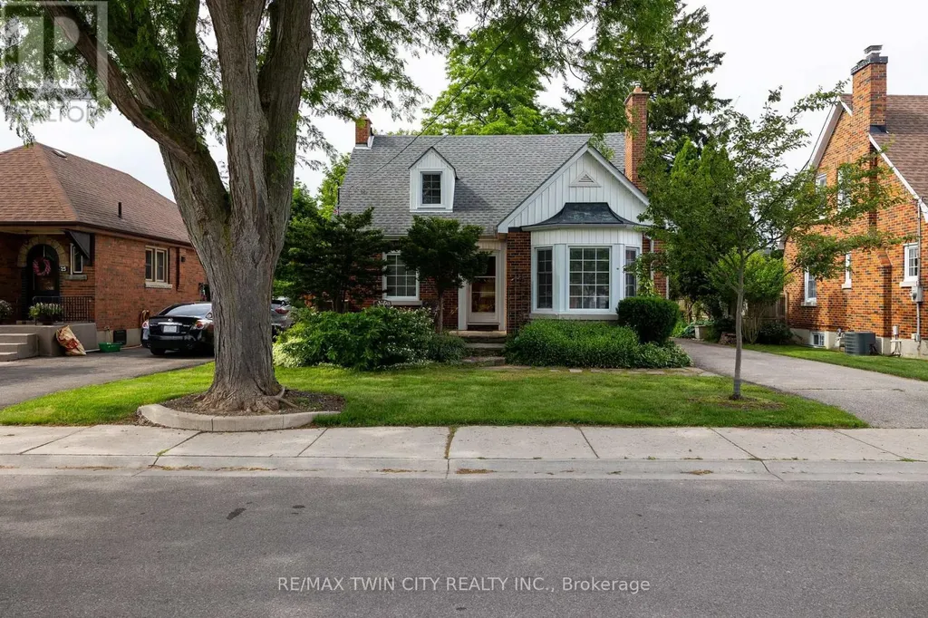 21 Baldwin Avenue Brantford ON N3S 1H6