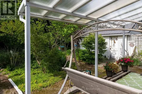 21 Baldwin Avenue Brantford ON N3S 1H6