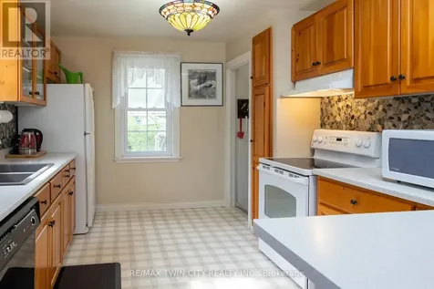 21 Baldwin Avenue Brantford ON N3S 1H6