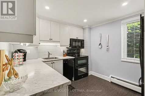 915 Elmsmere Road Ottawa ON K1J 8H8