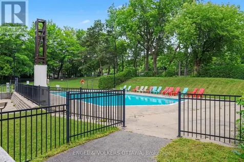 915 Elmsmere Road Ottawa ON K1J 8H8