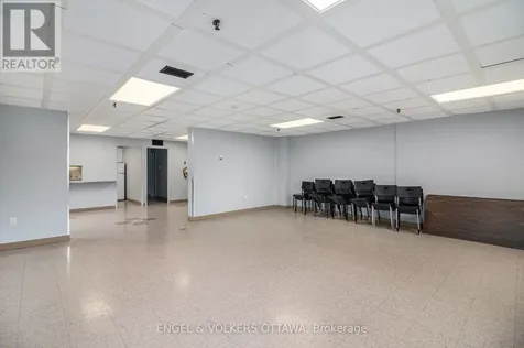 915 Elmsmere Road Ottawa ON K1J 8H8