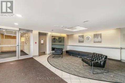 915 Elmsmere Road Ottawa ON K1J 8H8