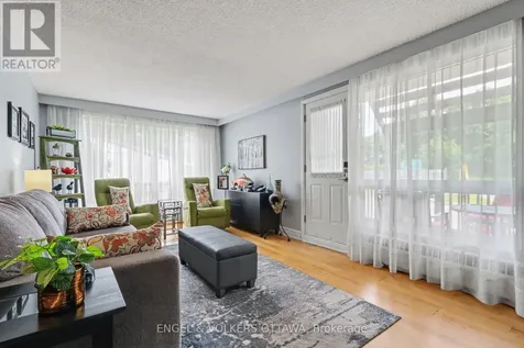 915 Elmsmere Road Ottawa ON K1J 8H8