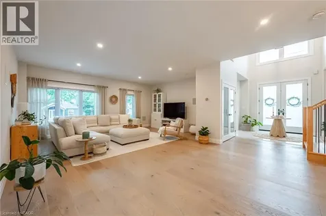 22 Lake Street Grimsby ON L3M 2G7