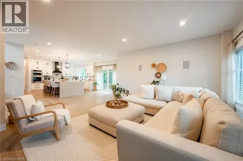 22 Lake Street Grimsby ON L3M 2G7
